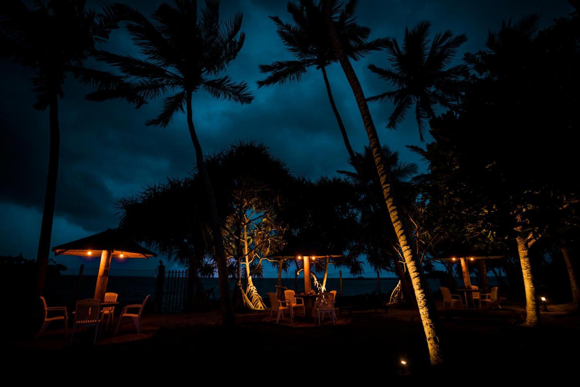 Sumadai Beach Hotel Берувала Экстерьер фото